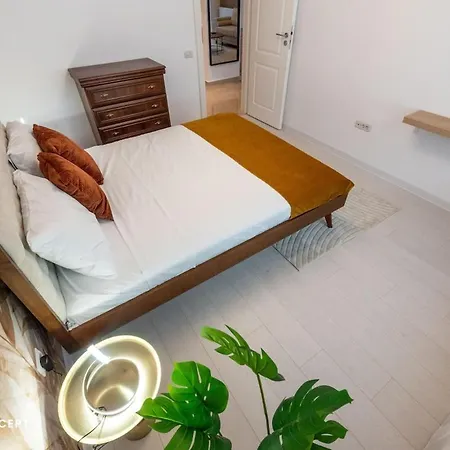 Stylish Central Apartments Near City Center-3