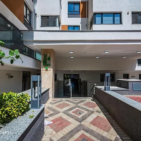 Stylish Central Apartments Near City Center-2